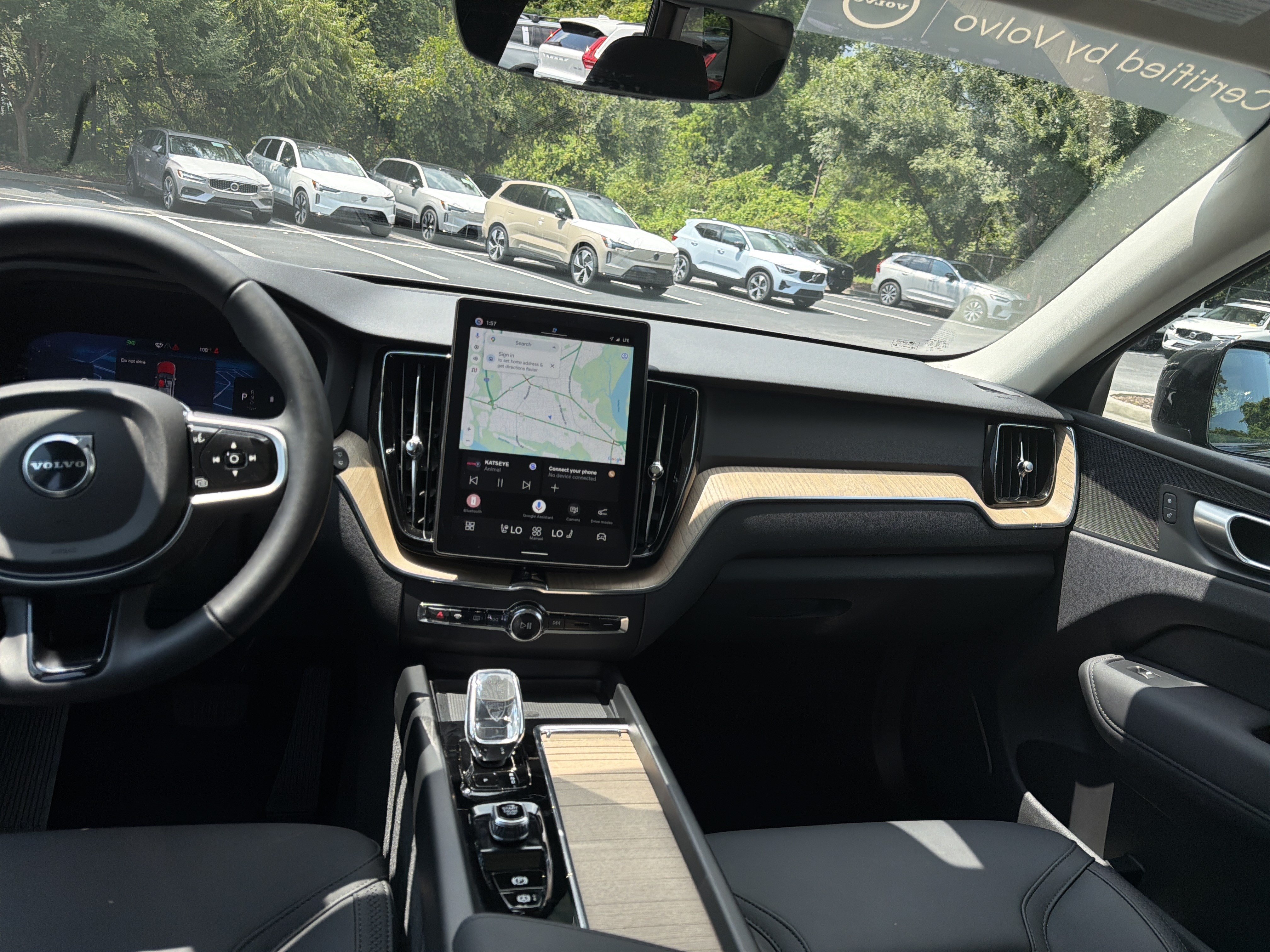 Certified 2026 Volvo XC60 B5 Plus AWD/4WD image 31