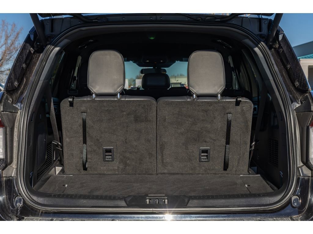 Used 2025 Ford Explorer ST-Line w/ ST-Line Street Pack image 16