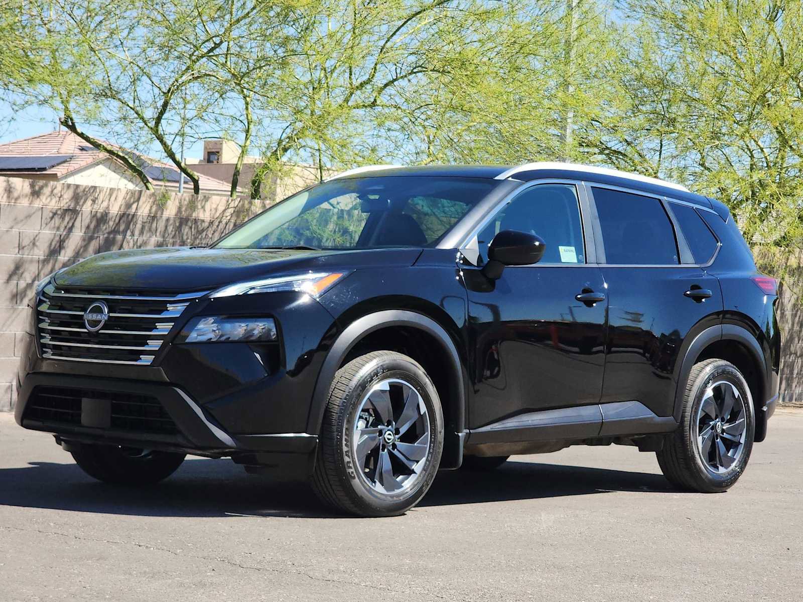 Used 2024 Nissan Rogue SV w/ SV Premium Package FWD image 4