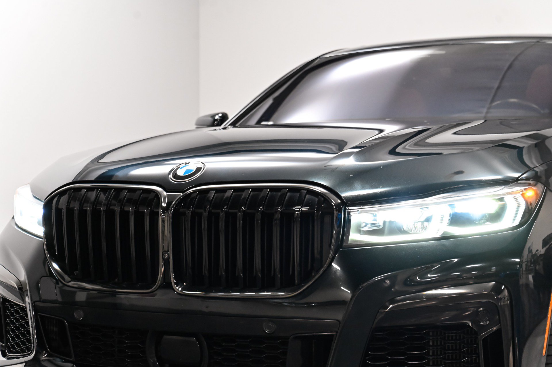 Used 2022 BMW M760i xDrive AWD/4WD image 79