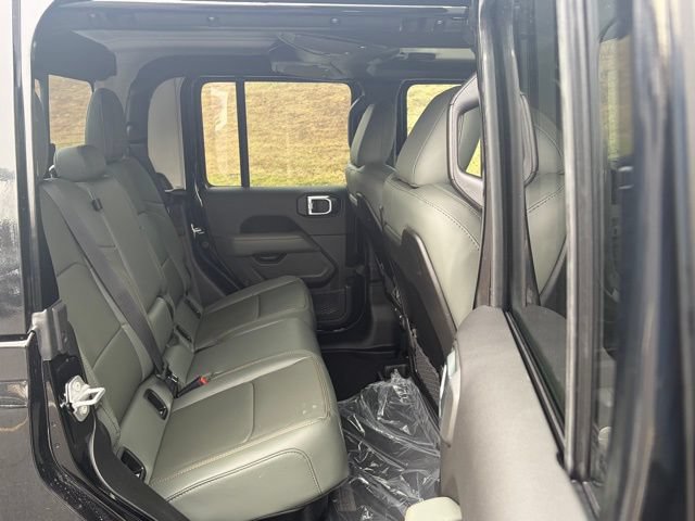 New 2026 Jeep Gladiator Mojave w/ Safety Group AWD/4WD image 31