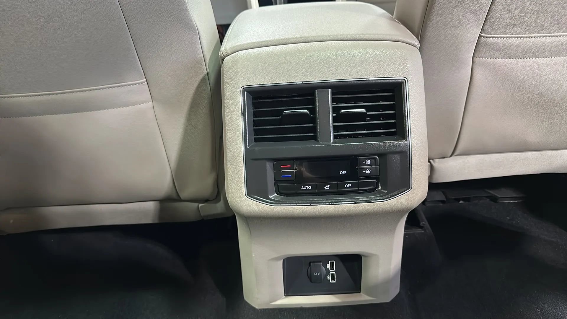 Used 2019 Volkswagen Atlas SE w/ Panoramic Sunroof Package AWD/4WD image 23