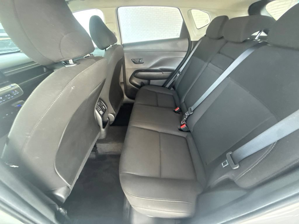 Used 2025 Hyundai Kona SEL FWD image 44