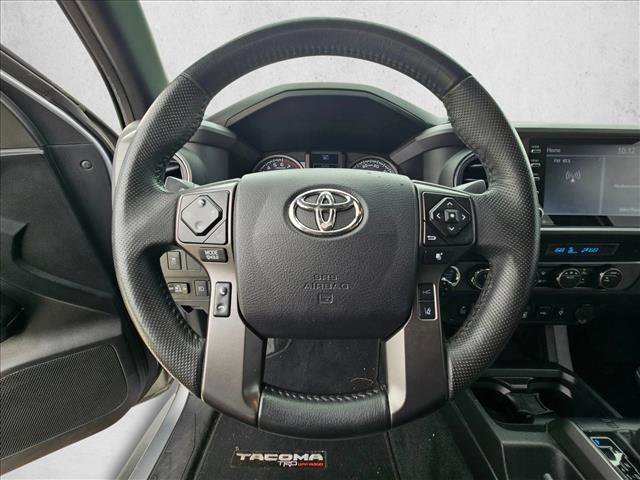 Used 2022 Toyota Tacoma TRD Off-Road w/ Technology Package AWD/4WD image 9