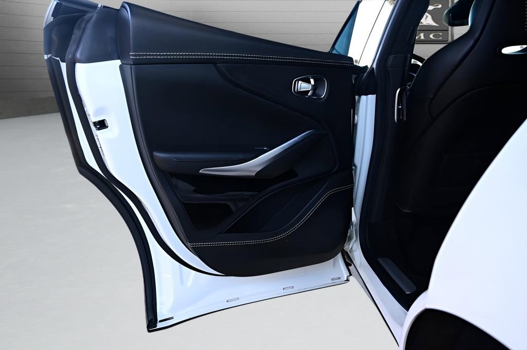 Used 2021 Aston Martin DBX image 11