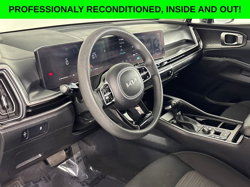 Used 2024 Kia Sorento LX image 7