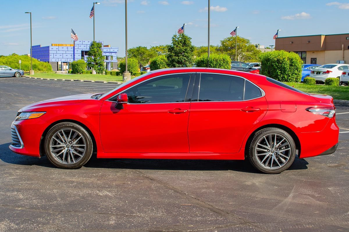 Used 2023 Toyota Camry XLE FWD image 5