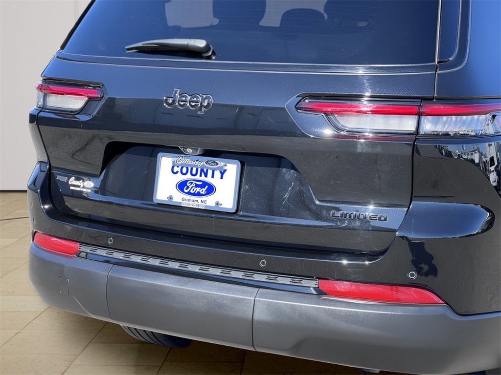 Used 2023 Jeep Grand Cherokee L Limited w/ Luxury Tech Group II image 40