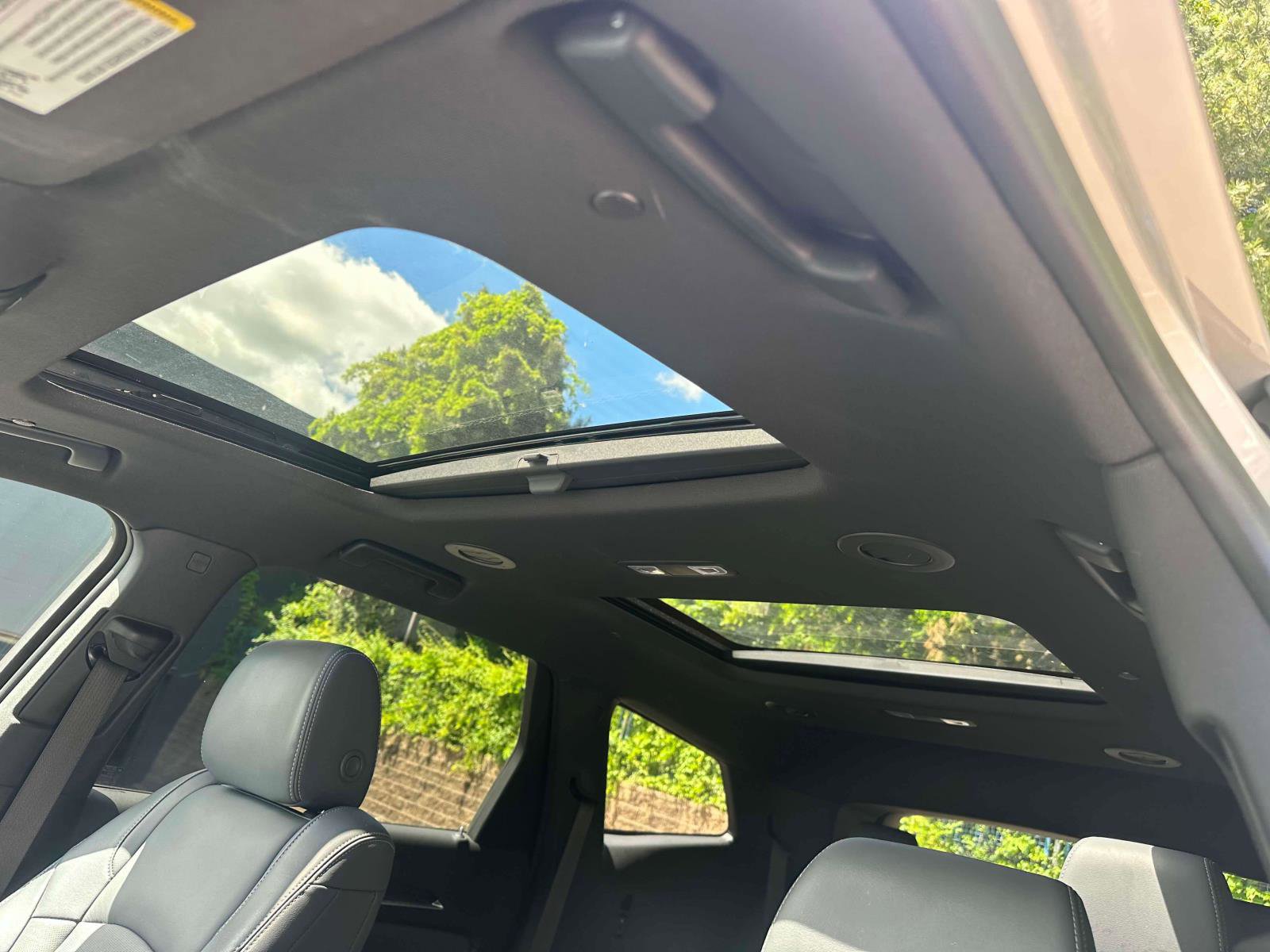 Used 2022 Buick Enclave Essence w/ Experience Buick Package image 22