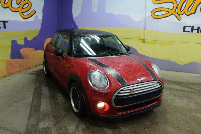 Used 2014 MINI Cooper 2-Door Hardtop image 2