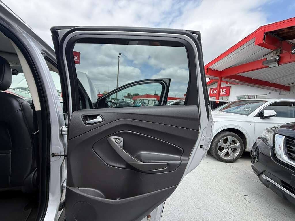 Used 2019 Ford Escape SE AWD/4WD image 13