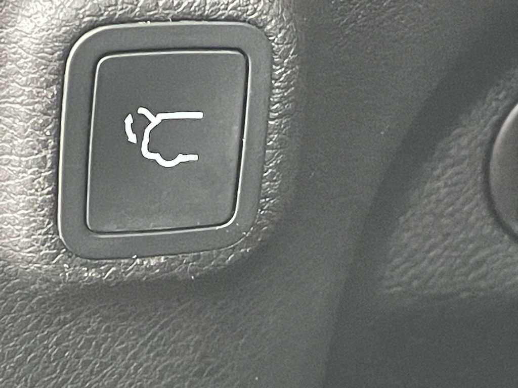 Used 2020 Jeep Cherokee Limited image 20