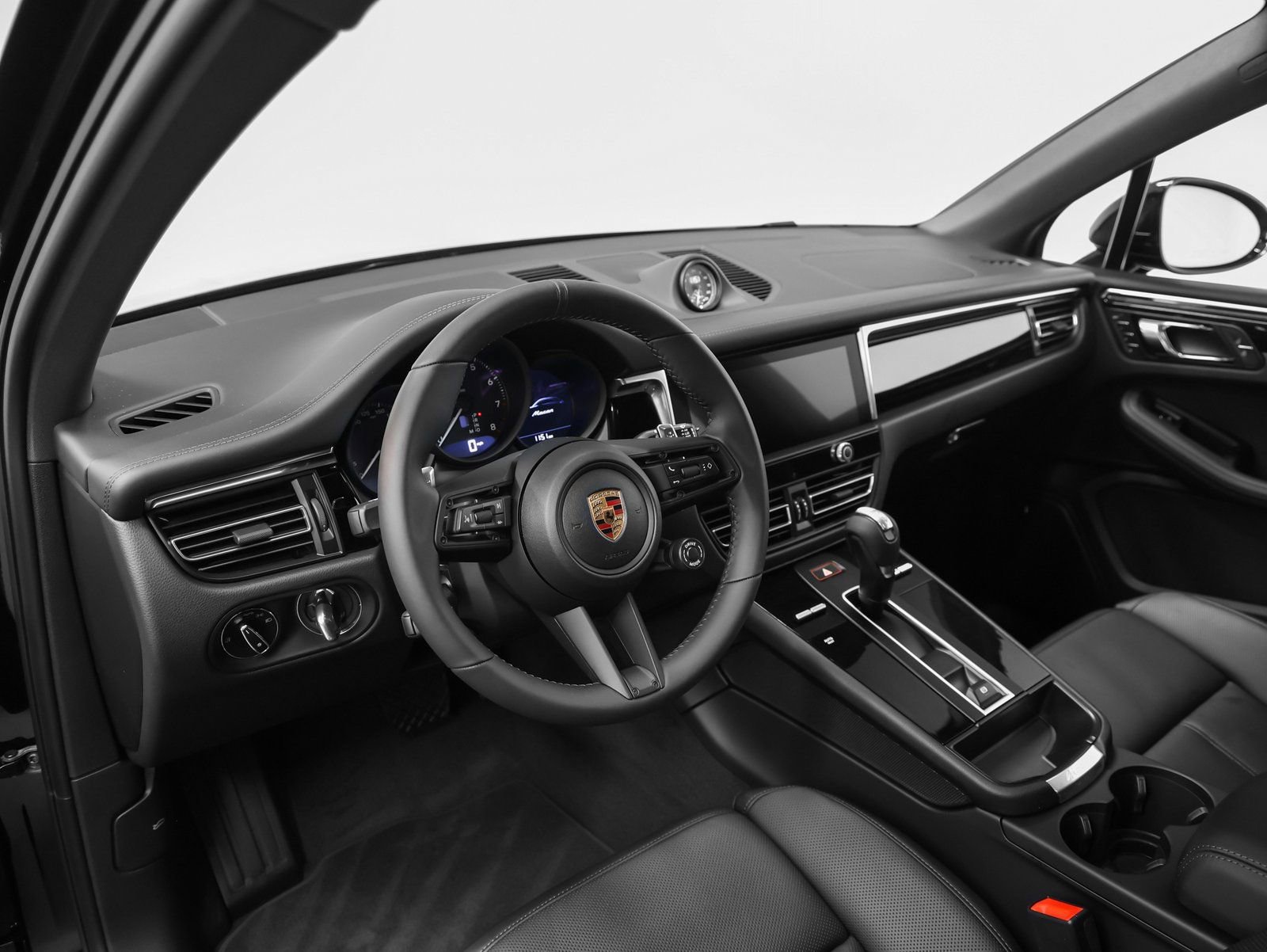 Certified 2026 Porsche Macan image 4