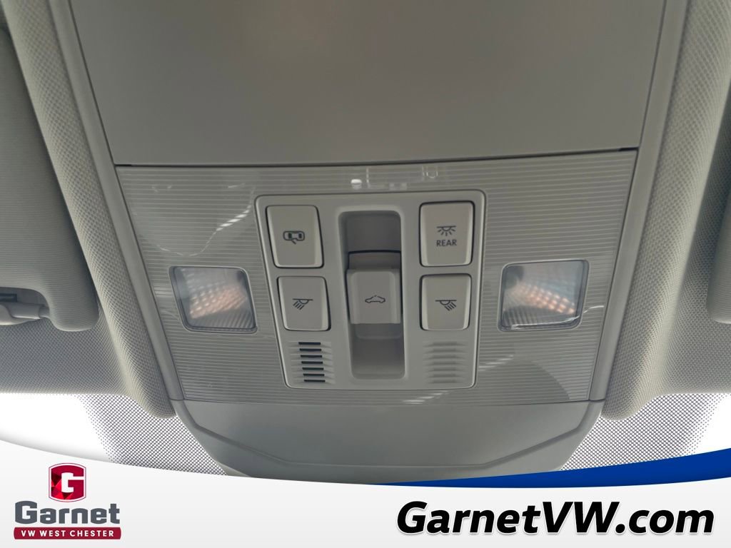 Certified 2025 Volkswagen Jetta SE image 36