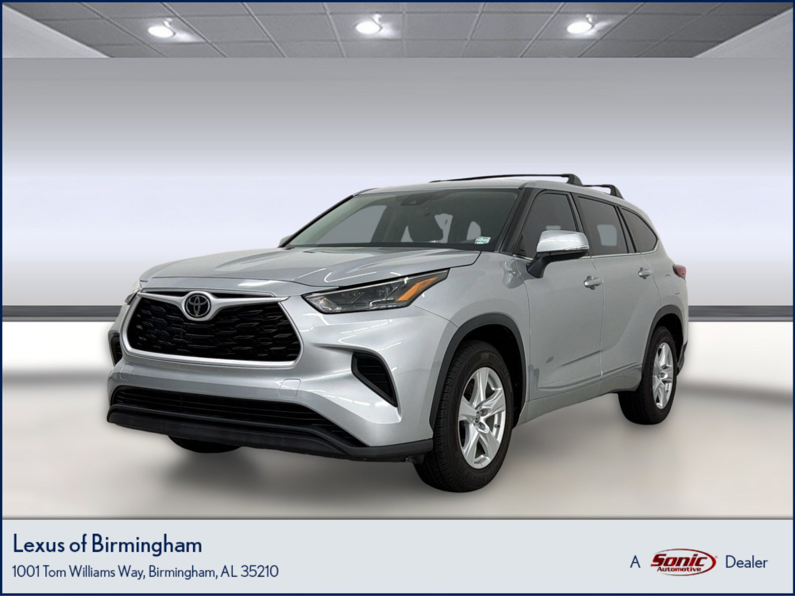 Used 2022 Toyota Highlander L FWD image 1