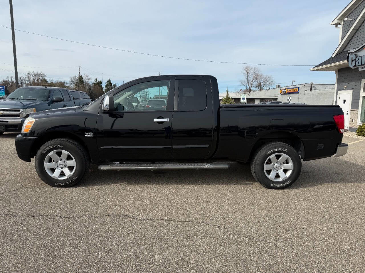 Used 2004 Nissan Titan LE w/ (Tow) Big Tow Pkg image 2