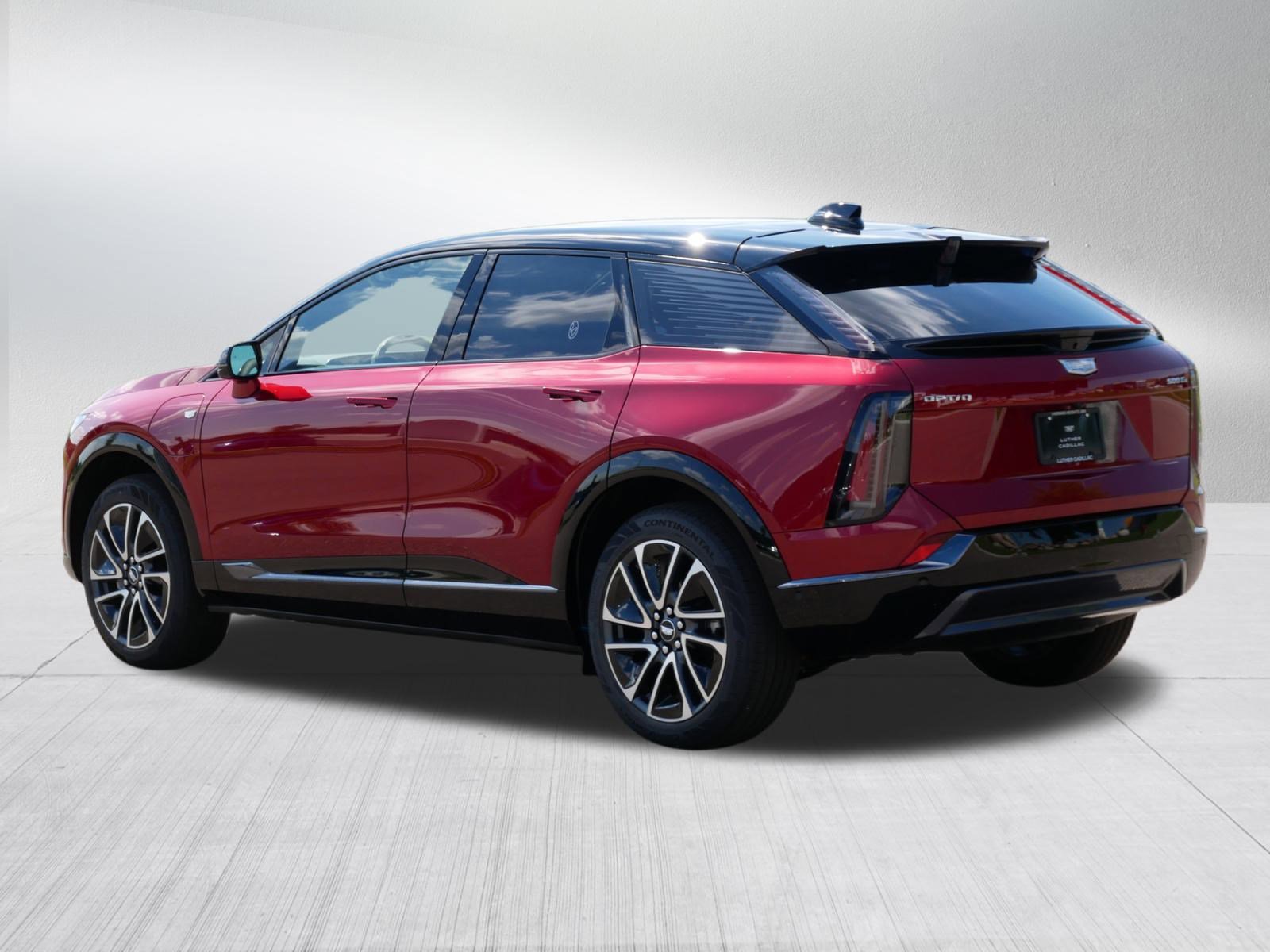 Used 2025 Cadillac Optiq Sport 1 w/ LPO, Floor Liner Package image 4