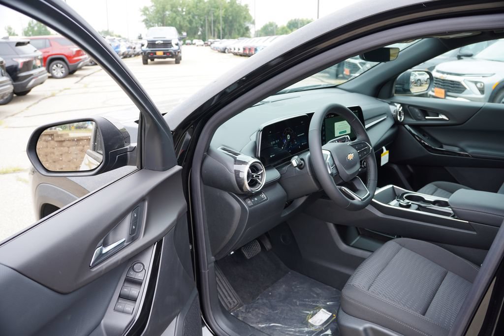 New 2027 Chevrolet Equinox LT w/ Safety and Technology Package FWD image 10
