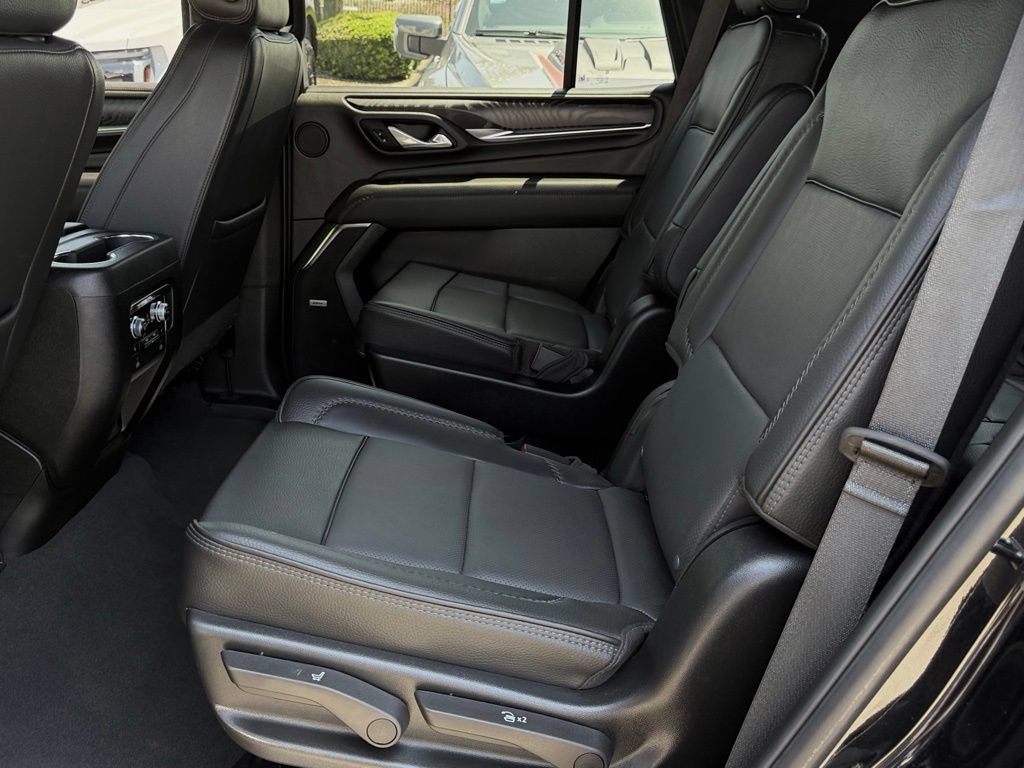 Used 2024 GMC Yukon Denali AWD/4WD image 30