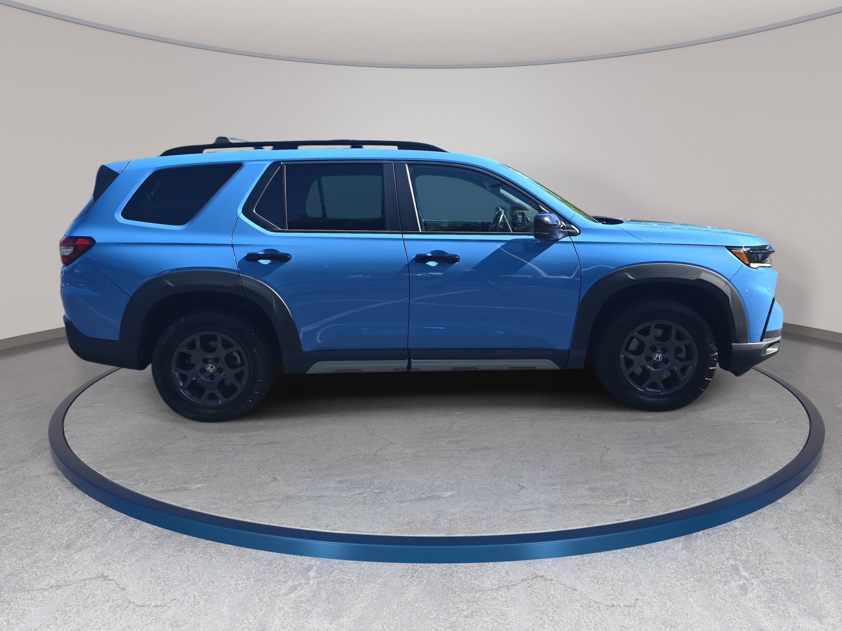 Certified 2023 Honda Pilot TrailSport image 4