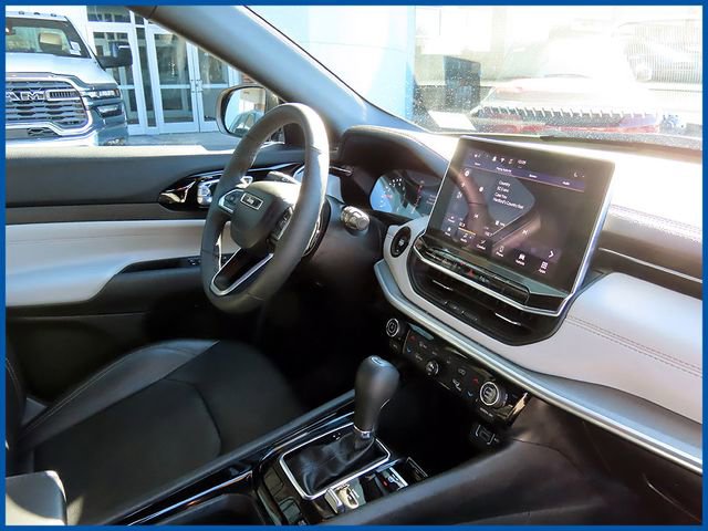 Certified 2024 Jeep Compass Limited image 8