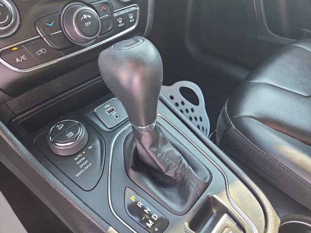 Used 2019 Jeep Cherokee Latitude Plus w/ Cold Weather Group image 20