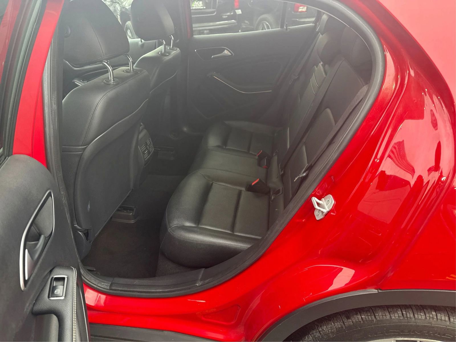 Used 2015 Mercedes-Benz GLA 250 4MATIC w/ Premium Package image 10