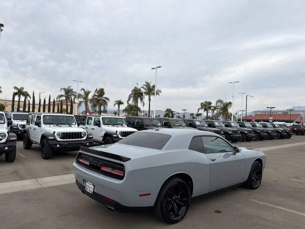 Used 2021 Dodge Challenger SXT RWD image 4