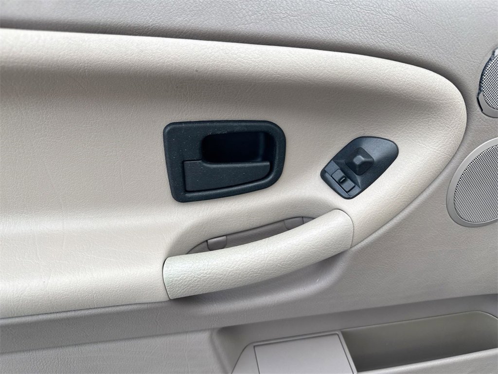 Used 1993 BMW 325i Sedan image 20