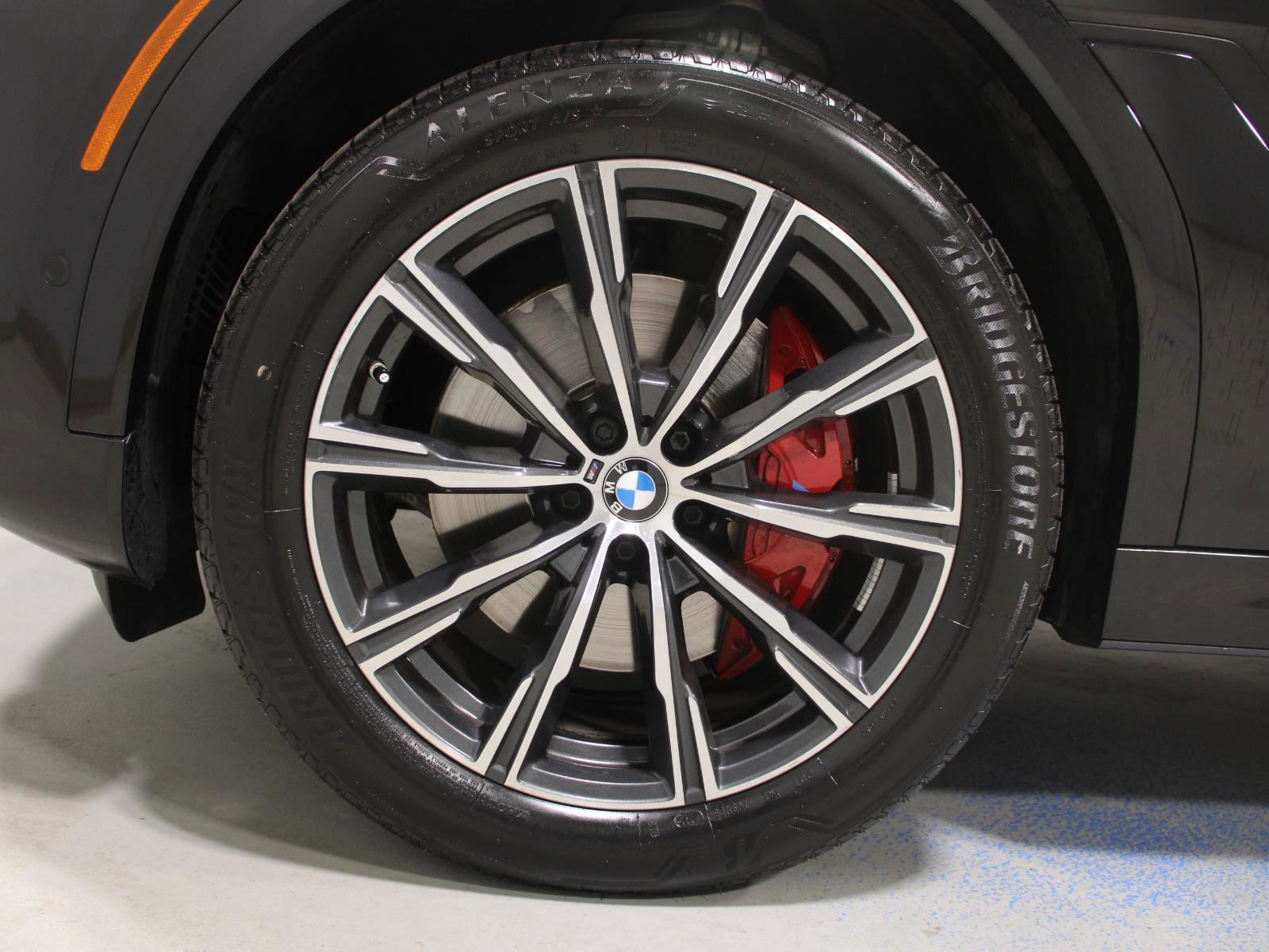 Certified 2023 BMW X6 xDrive40i w/ M Sport Package image 26