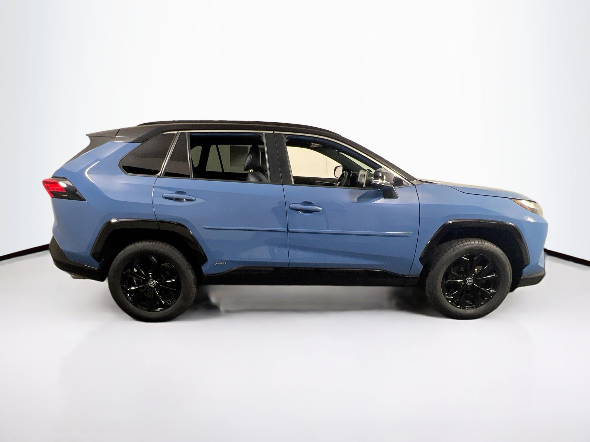 Used 2022 Toyota RAV4 XSE w/ XSE Grade Weather Package AWD/4WD image 4