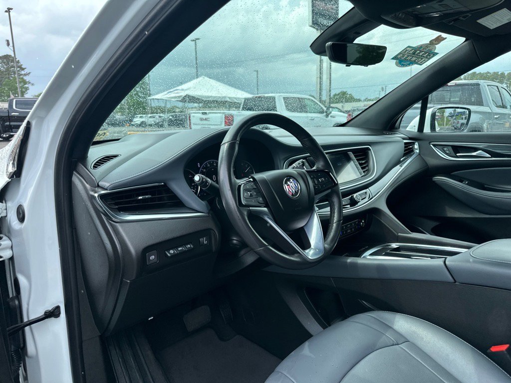 Used 2024 Buick Enclave Premium image 8