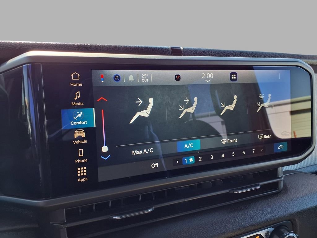 Used 2025 Jeep Wrangler Willys image 7