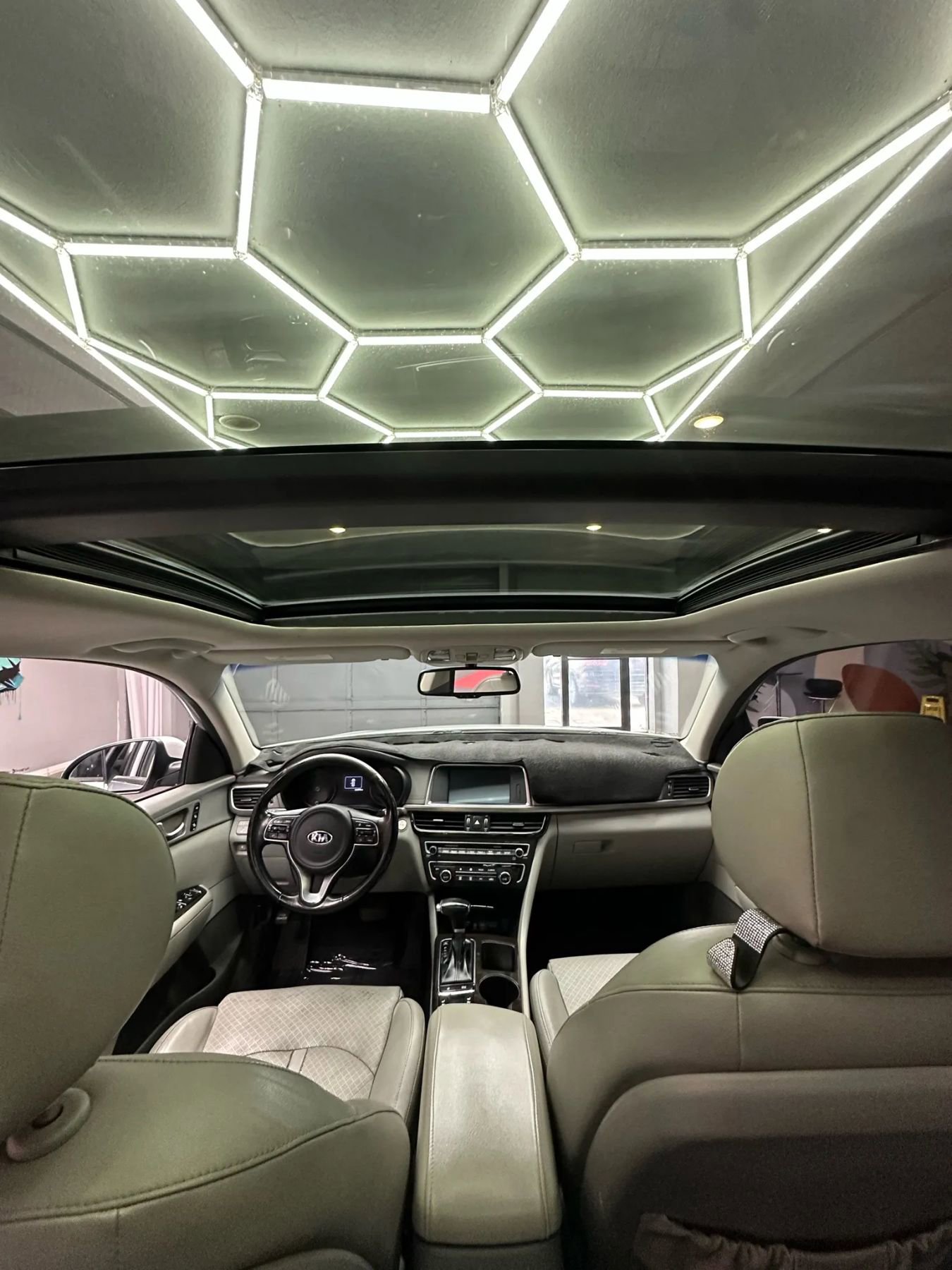 Used 2016 Kia Optima EX w/ Premium Package image 24