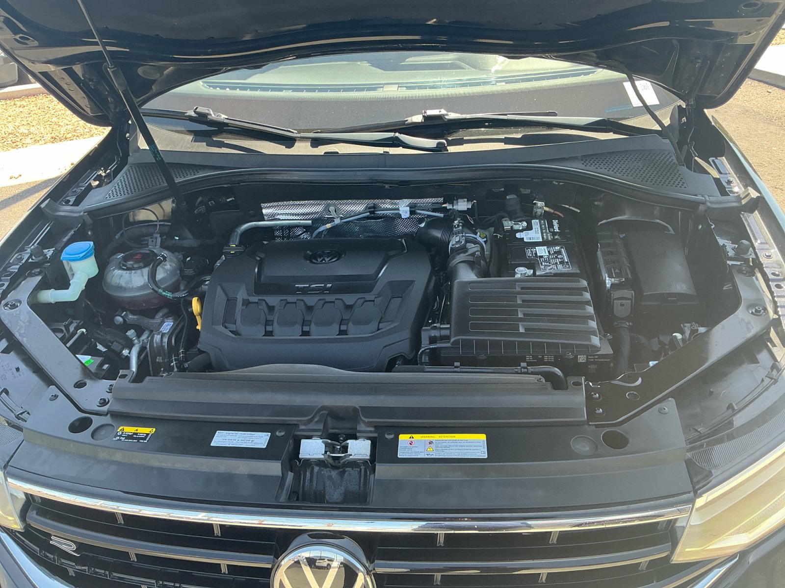 Used 2022 Volkswagen Tiguan SE R-Line FWD image 21