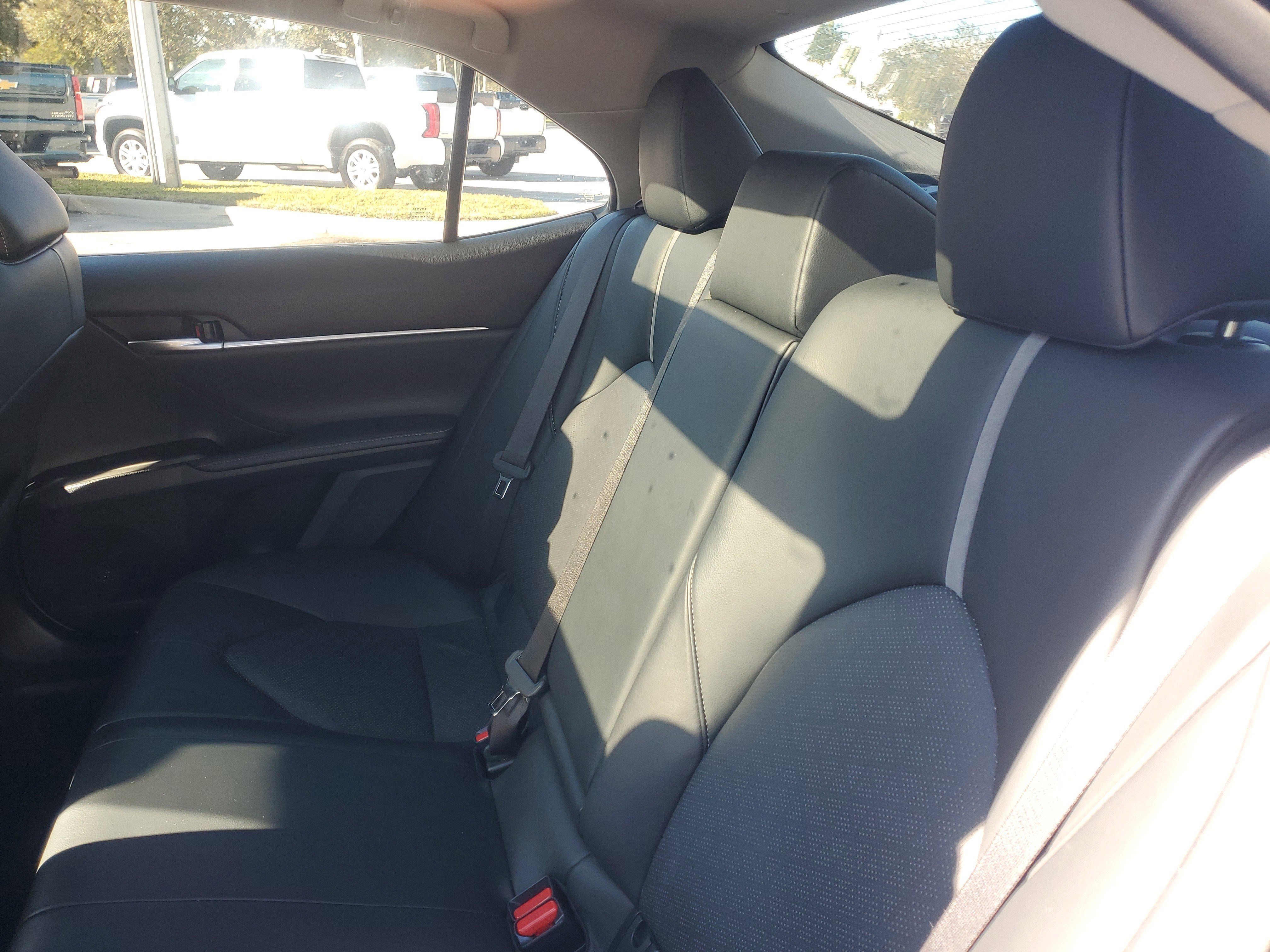 Used 2022 Toyota Camry XSE image 13