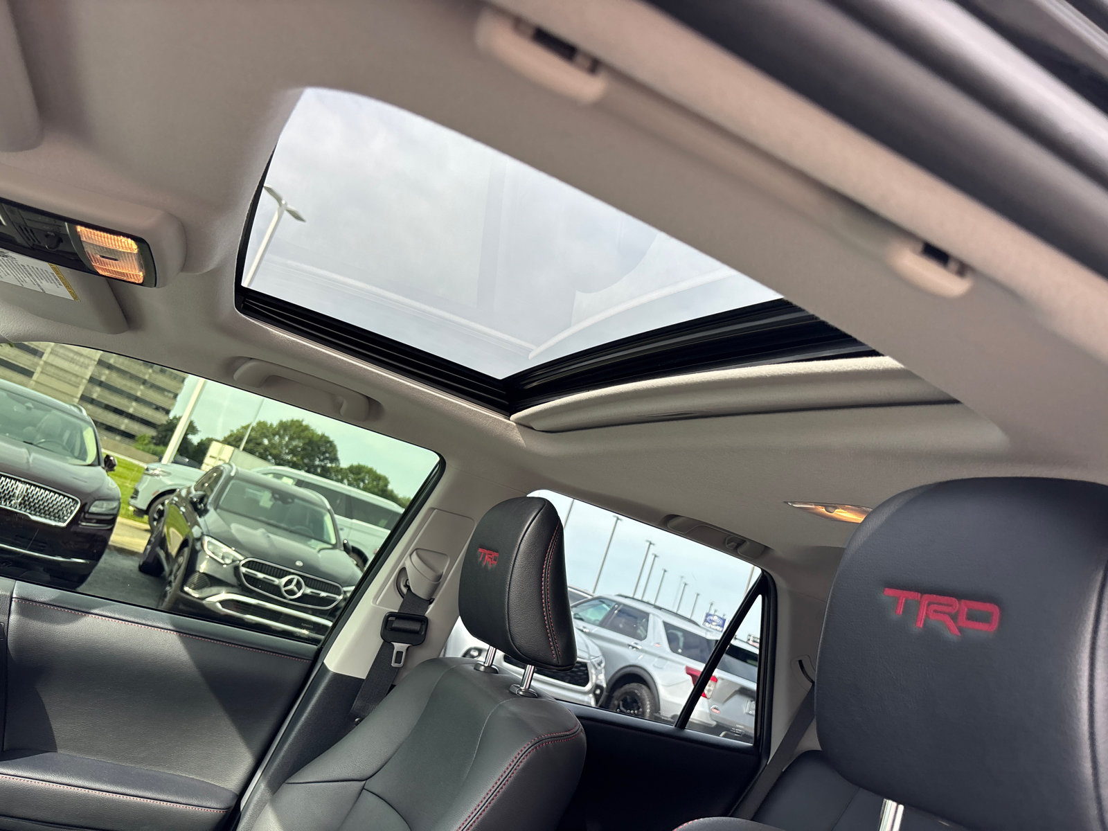 Used 2020 Toyota 4Runner TRD Off-Road Premium w/ Moonroof Package AWD/4WD image 25