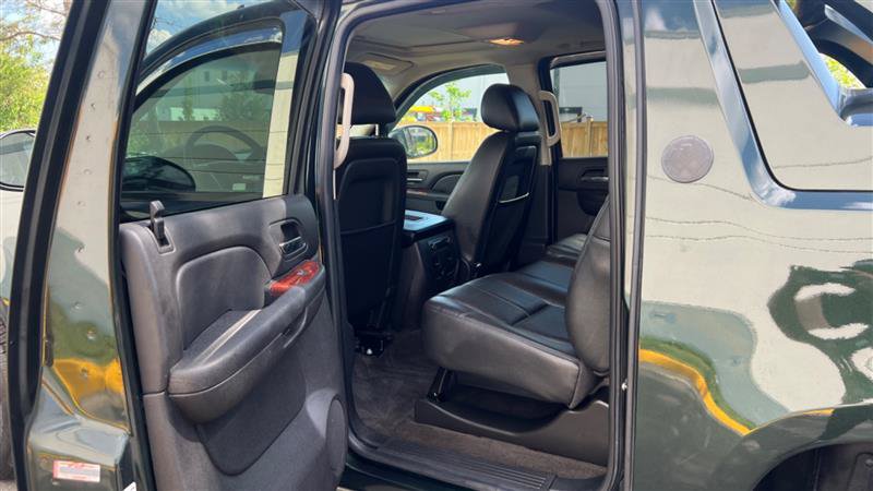 Used 2013 Chevrolet Avalanche LT RWD image 33