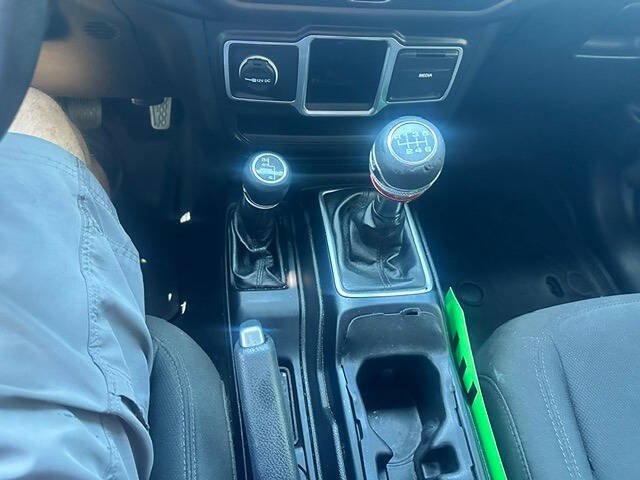Used 2018 Jeep Wrangler Unlimited Sport AWD/4WD image 21