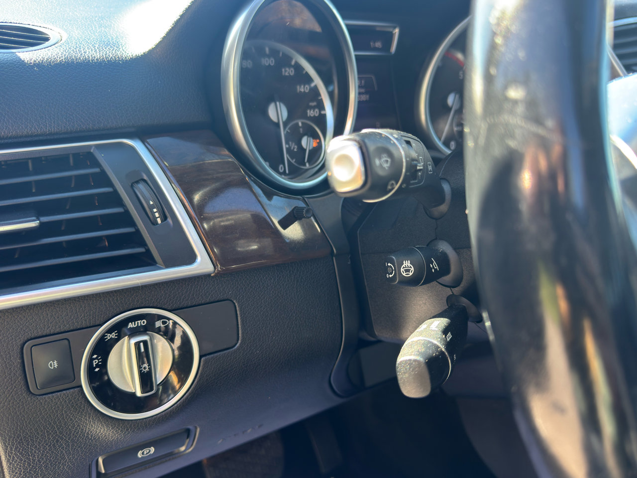 Used 2015 Mercedes-Benz ML 250 BlueTEC 4MATIC image 24