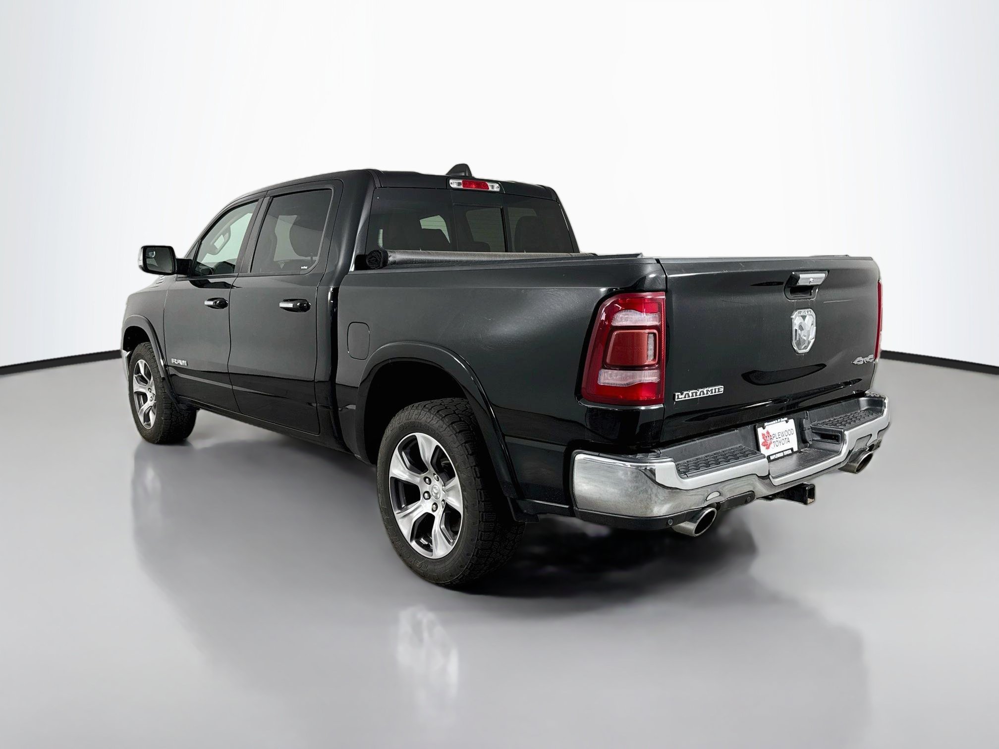 Used 2019 RAM 1500 Laramie AWD/4WD image 5
