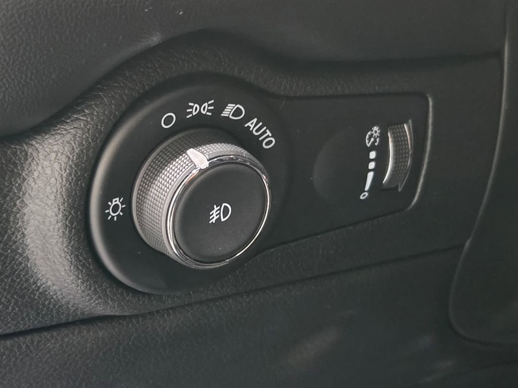 Certified 2021 Dodge Durango SXT image 13