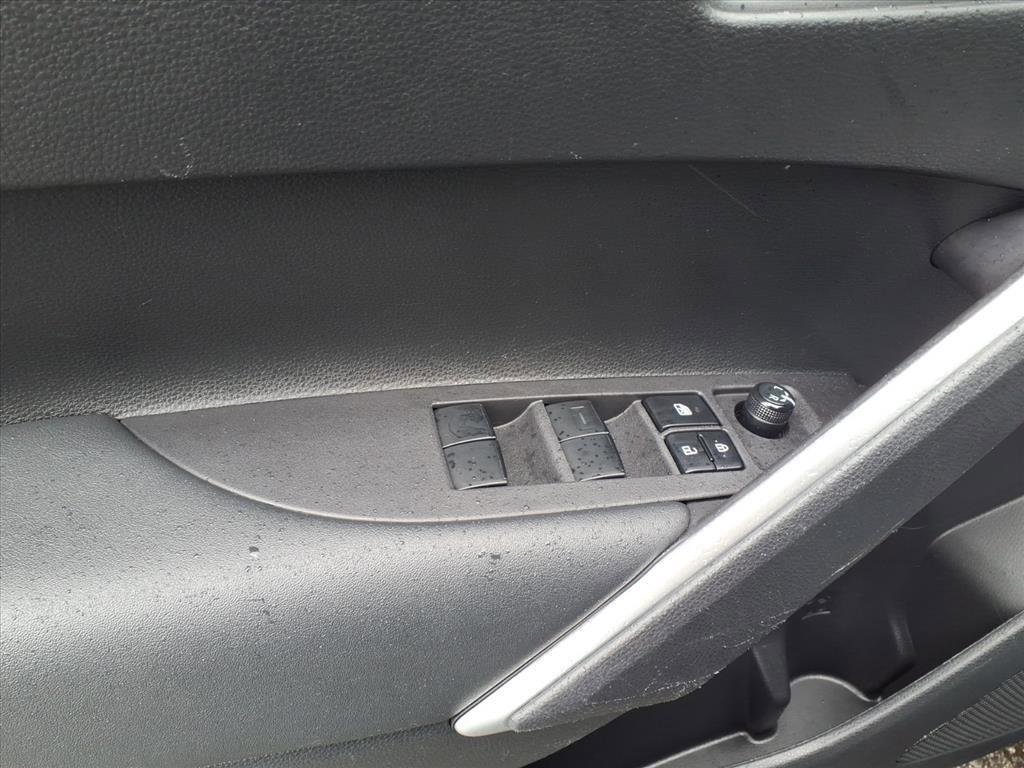 Certified 2024 Toyota Corolla Cross LE image 9