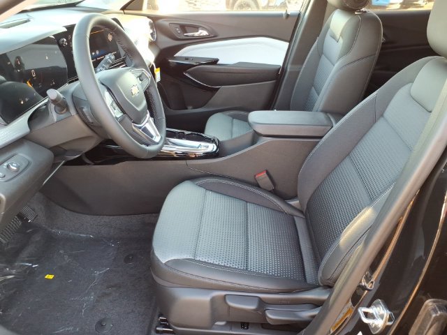 New 2026 Chevrolet Trax LT w/ Sunroof Package FWD image 6