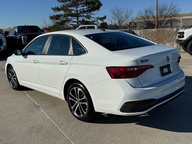 Used 2024 Volkswagen Jetta Sport image 10
