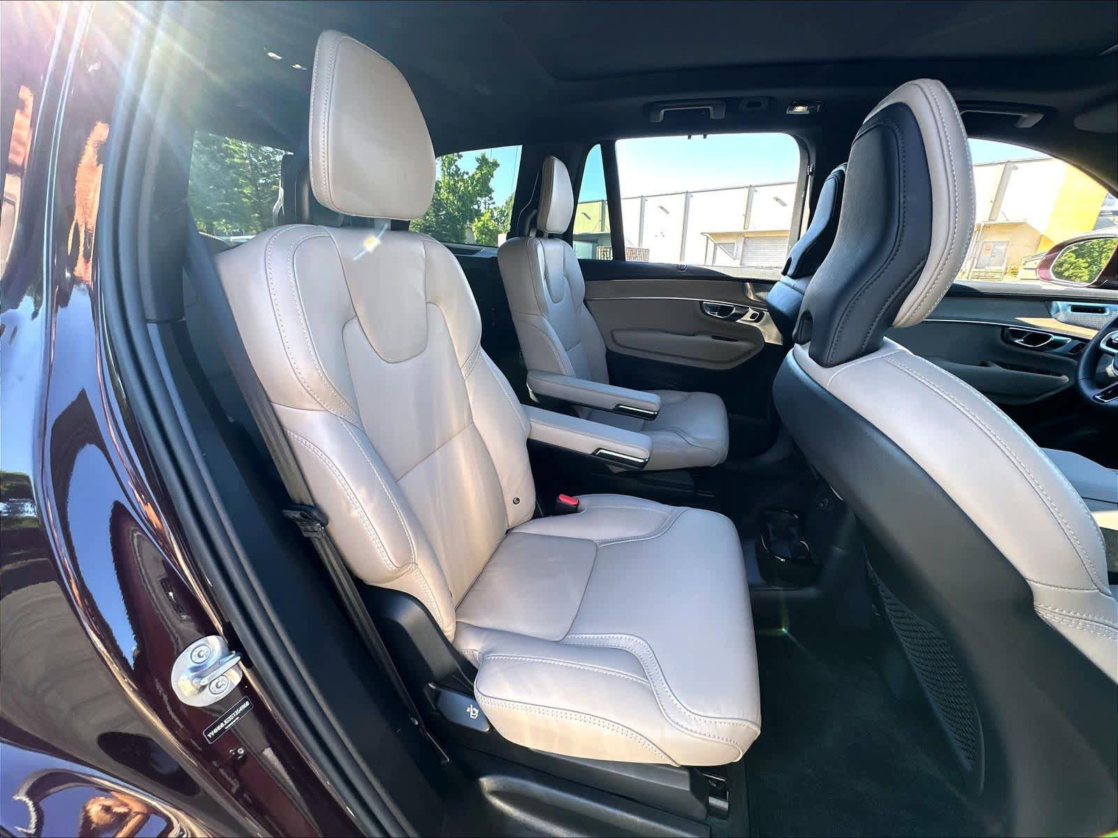 Used 2025 Volvo XC90 T8 Ultra AWD/4WD image 30