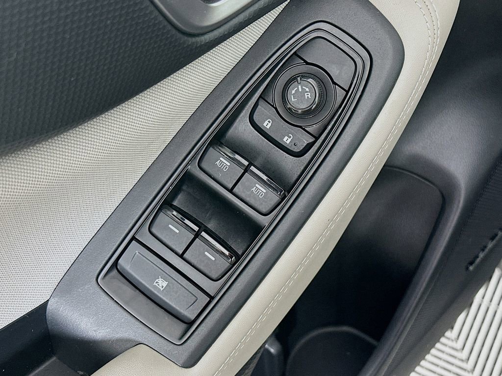 Used 2024 Subaru Forester Premium image 23