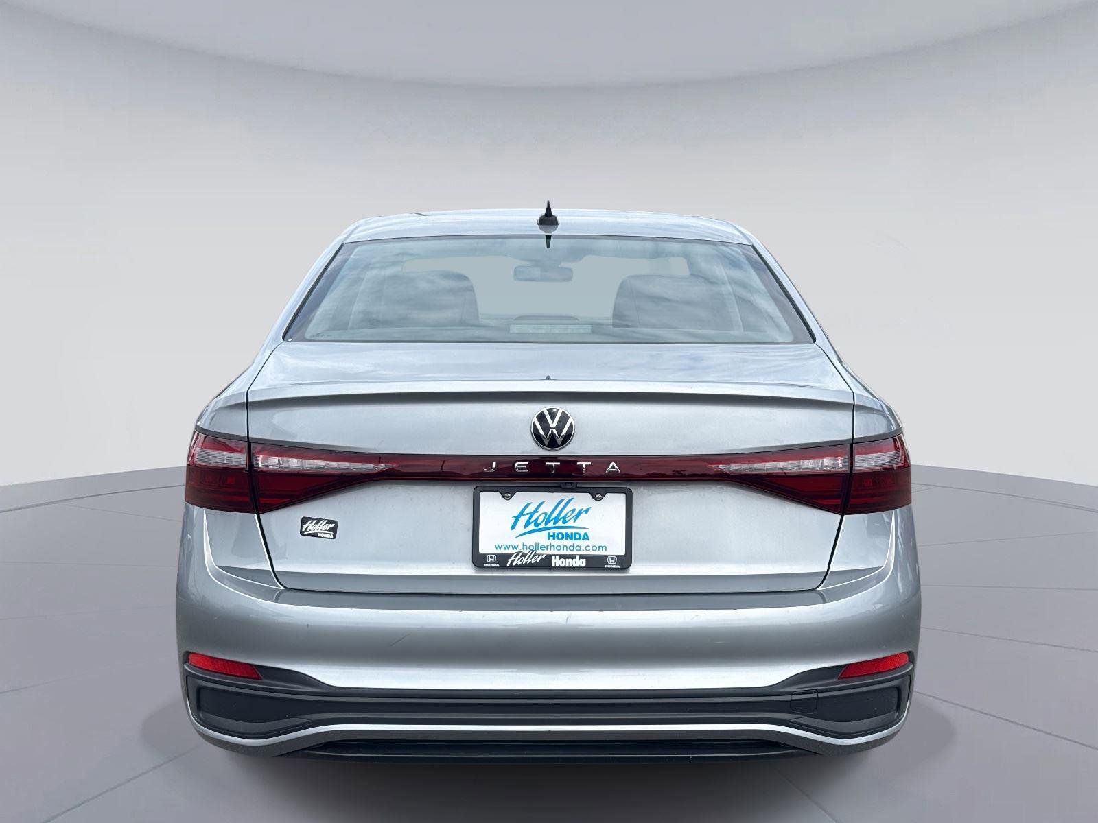 Used 2025 Volkswagen Jetta S image 5