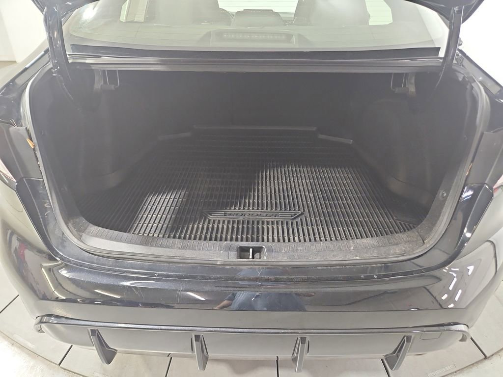 Used 2024 Toyota Corolla SE w/ SE Package image 23