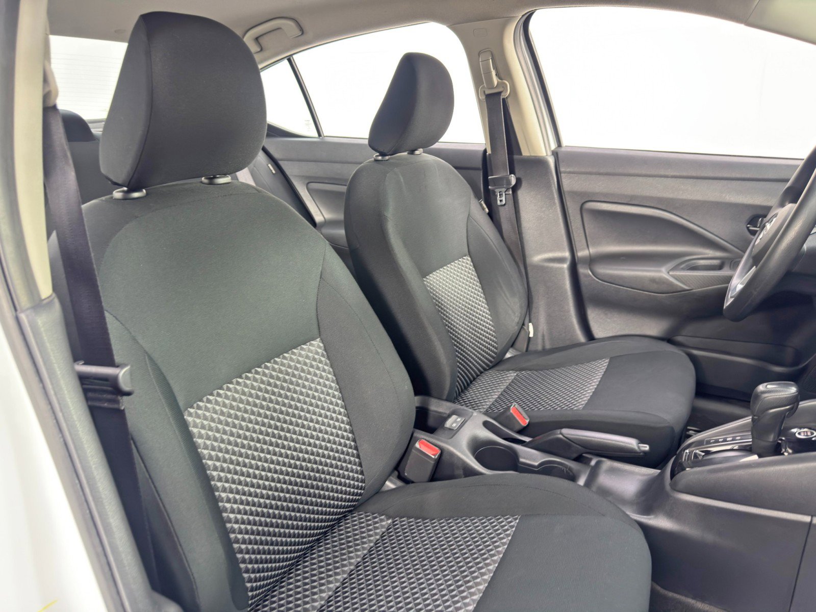 Used 2021 Nissan Versa S image 30